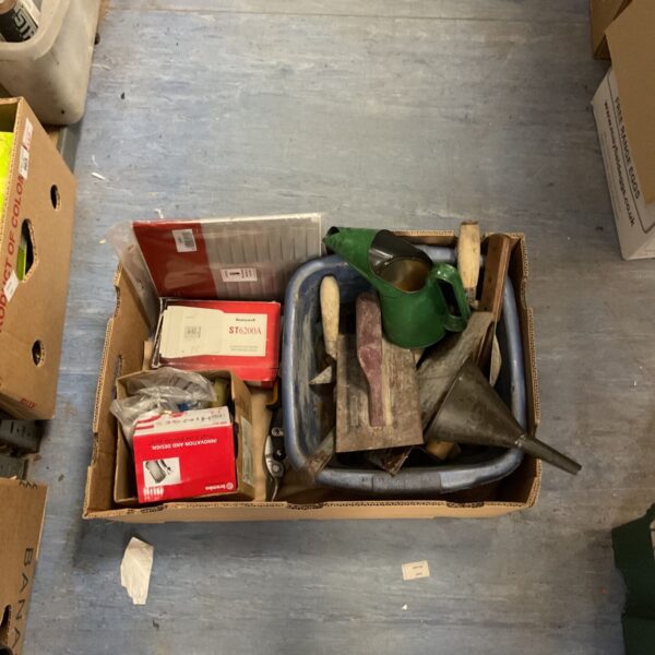 Mixed appliance lot with brake pads, oil pourer, and garden tools.