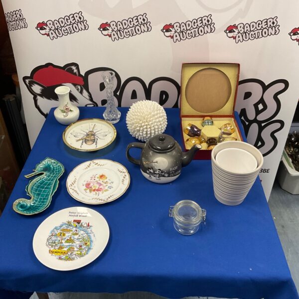 Mixed lot of vintage china and a Disney teapot for collectors.