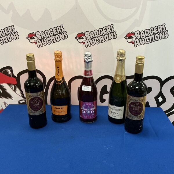 Mixed wine and prosecco lot including red mulled wine and Canti Prosecco.
