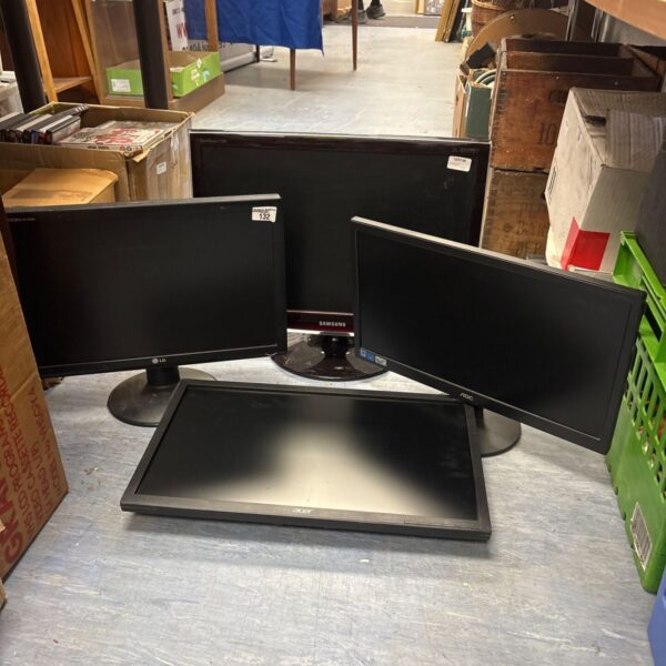 Lot of four untested monitor screens, including Acer and Samsung.