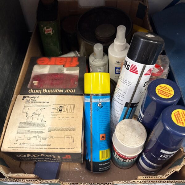 Assorted motoring accessories including a Raydyot rear lamp.