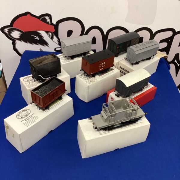 Lot of eight unbuilt Parkside Dundas O Gauge wagon kits for model railways.