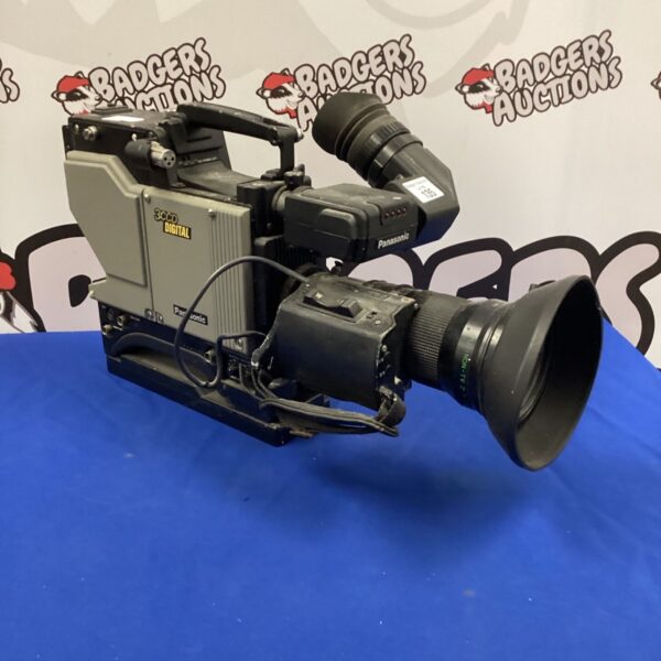Vintage Panasonic AG-DP800 broadcast video camera, shoulder mount.