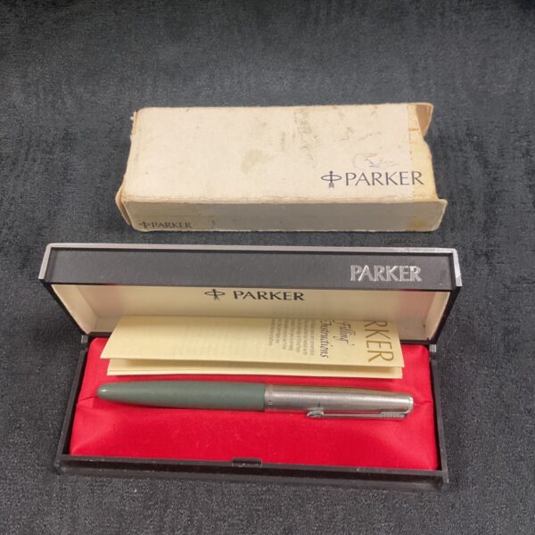 Vintage Parker pen presentation box with logo.