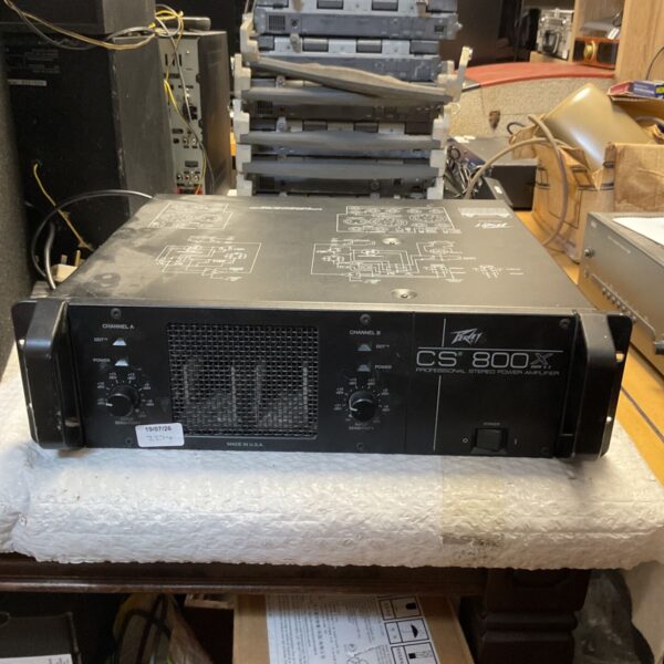 Peavey CS 800 stereo power amplifier, vintage audio equipment.