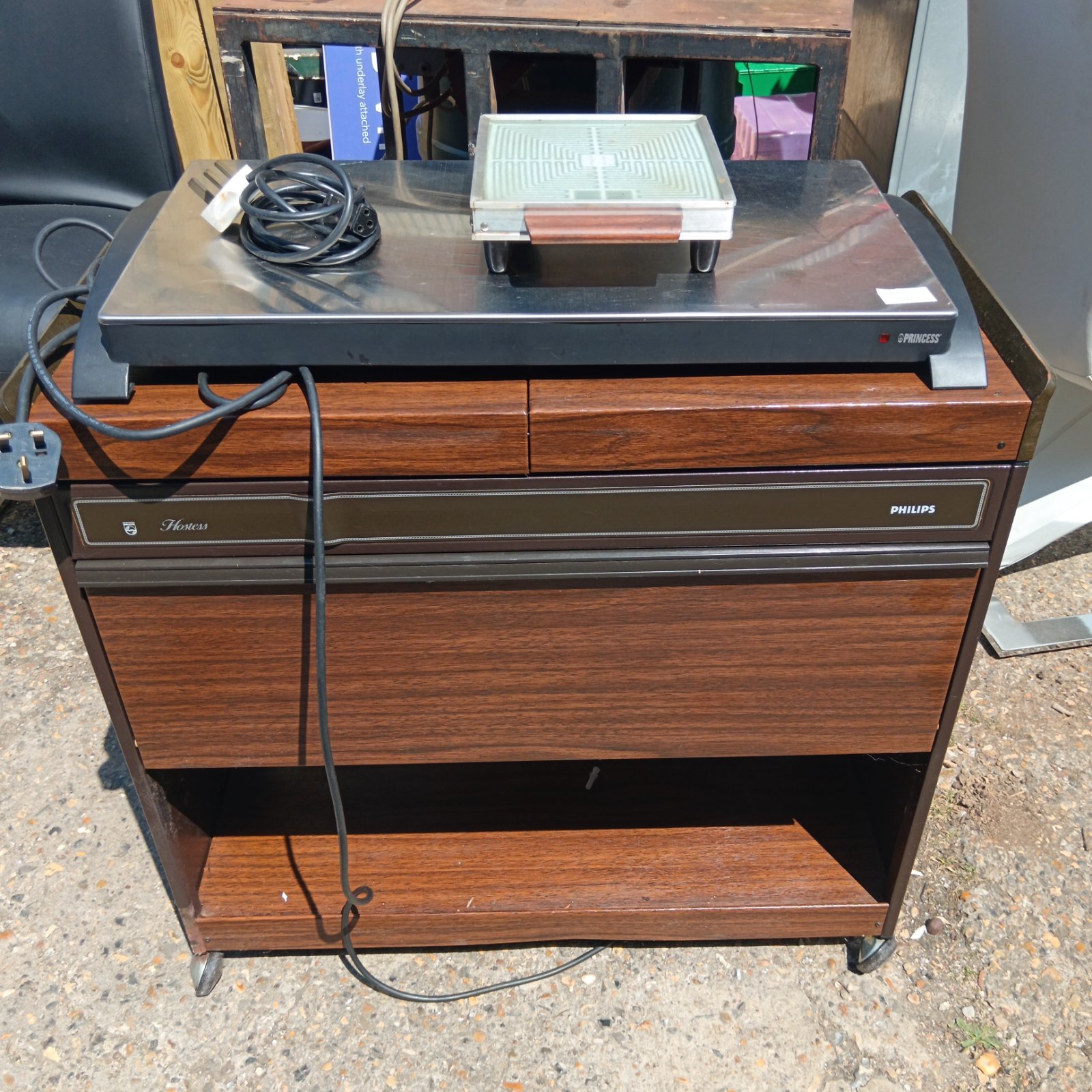 Vintage Philips hostess trolley with Princess hot plate in good condition.