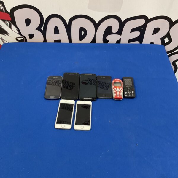 Bundle of vintage and modern mobile phones including iPhone and Samsung.