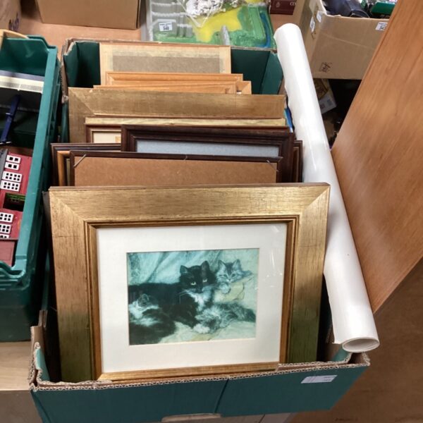 Mixed lot of vintage picture frames with pictures inside.