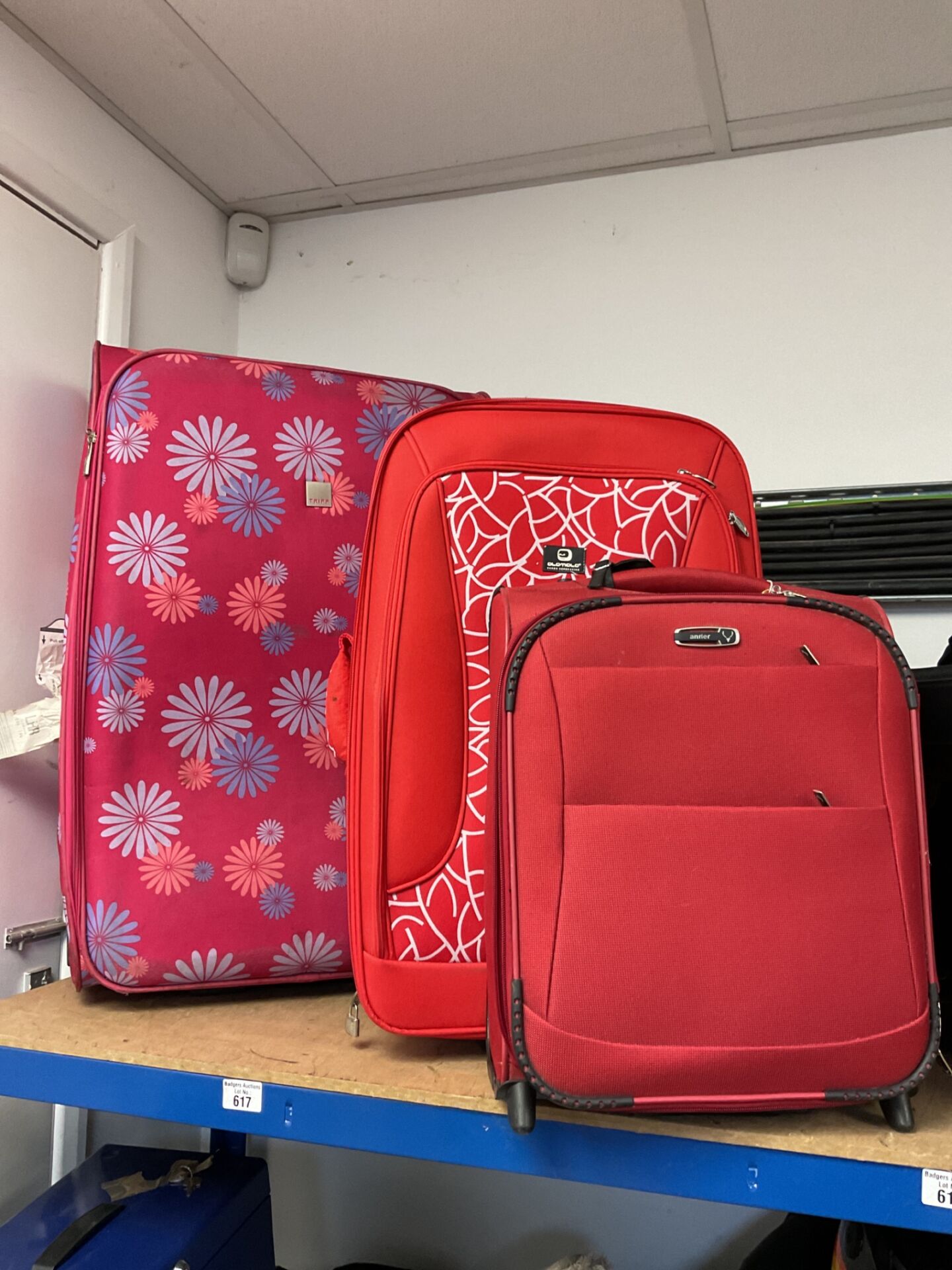 617 Three travel cases including tripp & antler