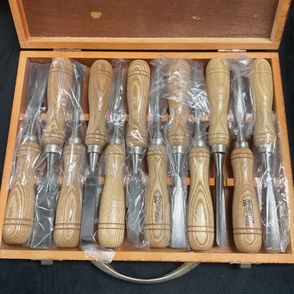 Powerfix Profil wood chisel set displayed open in wooden case.
