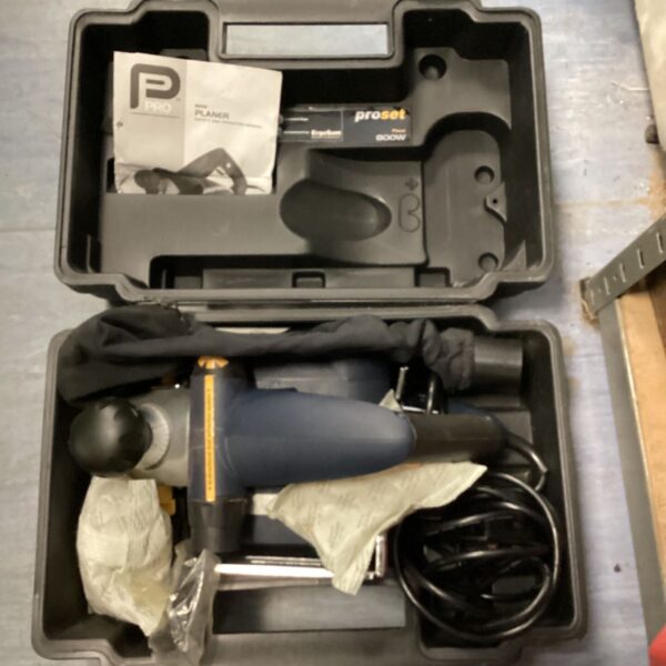 Pro planer 800W in a hard case, woodworking power tool.