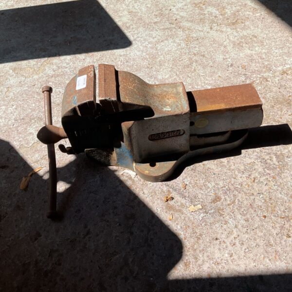 Vintage Record vice for metalworking and woodworking.