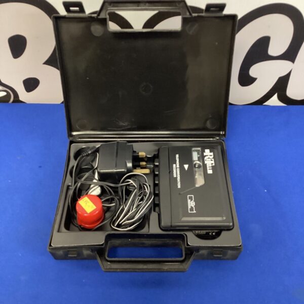 Vintage Retelle telephone recorder in a hard-shell carrying case.