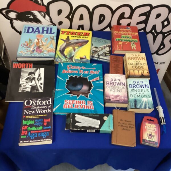 Vintage Roald Dahl books lot including Matilda and annual.