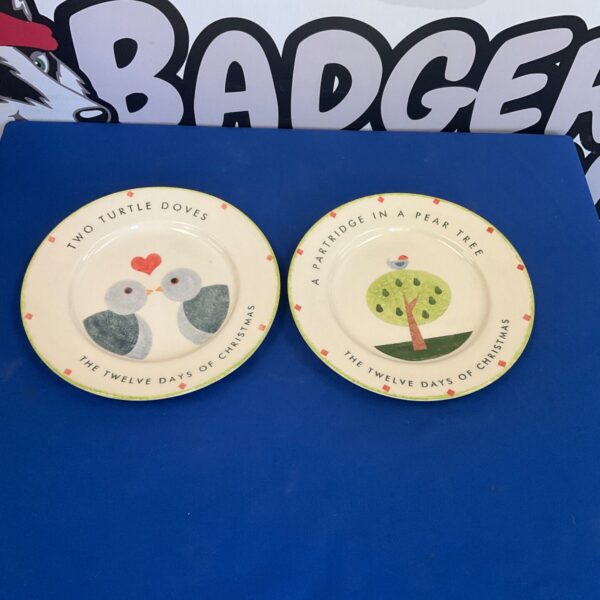 Vintage Saton Christmas plate featuring two turtle doves, hand painted pottery.