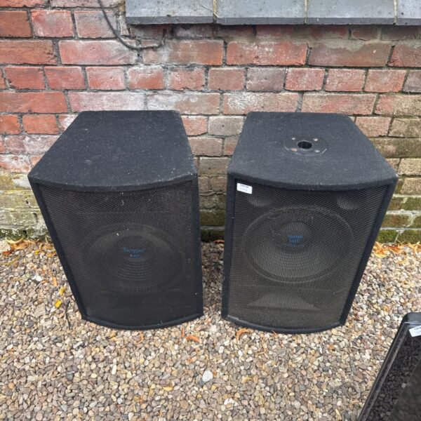 Pair of black Skytec 250 DJ speakers for auction.