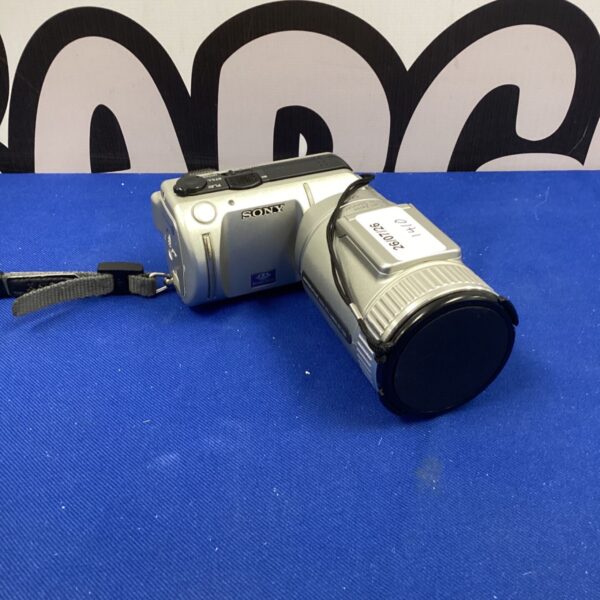 Sony Cybershot DSC-P93 digital camera with Carl Zeiss lens.