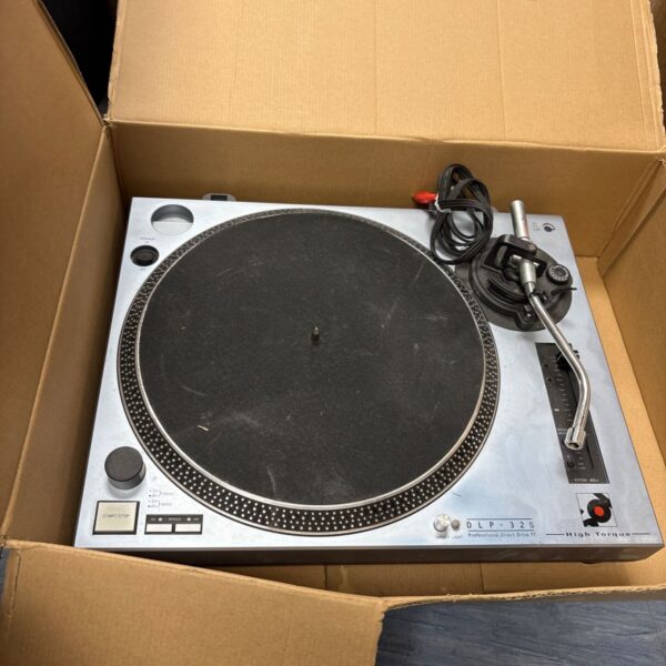 Vintage Soundlab DLP-32S direct drive turntable for vinyl records.