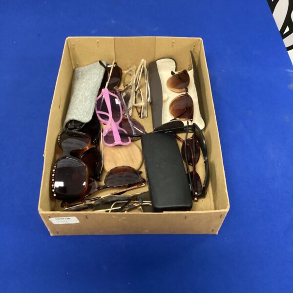 Mixed lot of vintage and fashion sunglasses for sale.