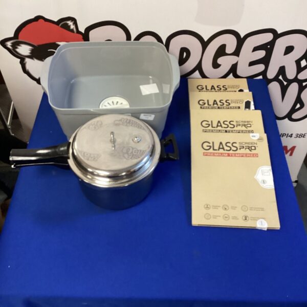 Tempered glass screen protectors and Vinod pot in packaging.