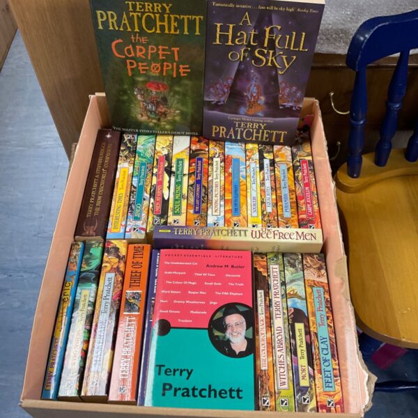 Terry Pratchett novels collection including Interesting Times book.