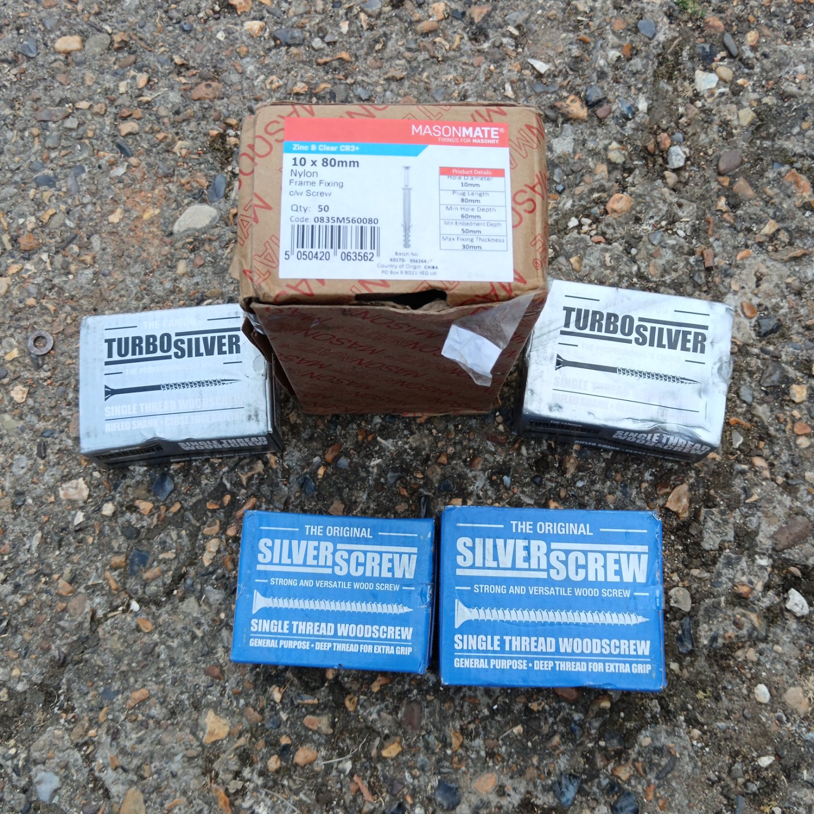 Close-up of Turbo Silver screw box with size and quantity details.