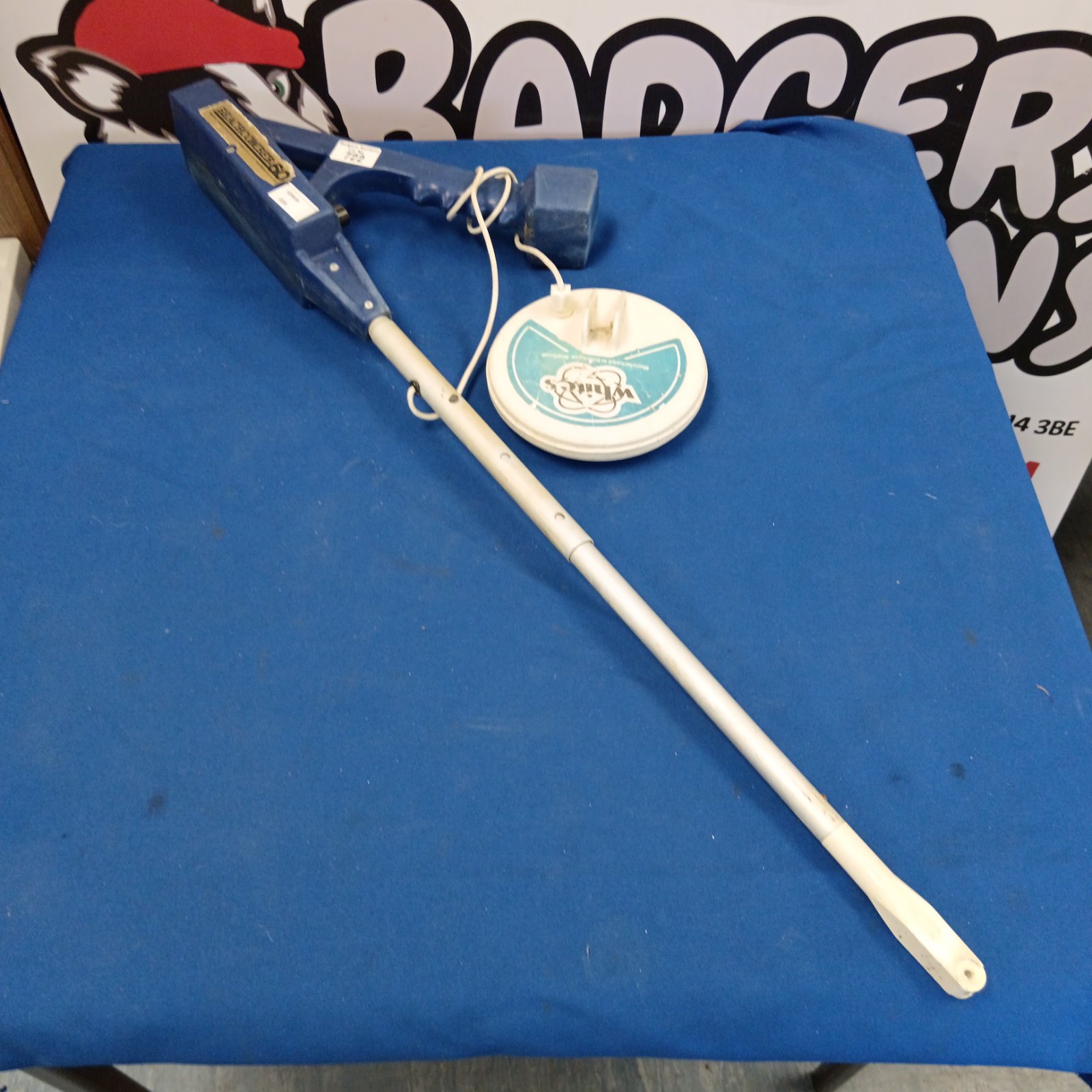 Vintage Beachcomber 60 metal detector with adjustable shaft.