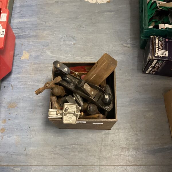 Vintage carving tools lot with a Record No.050 combination plane.