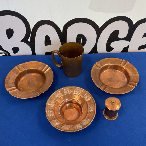 Vintage copper lot including ashtray, tankard and lidded pot.