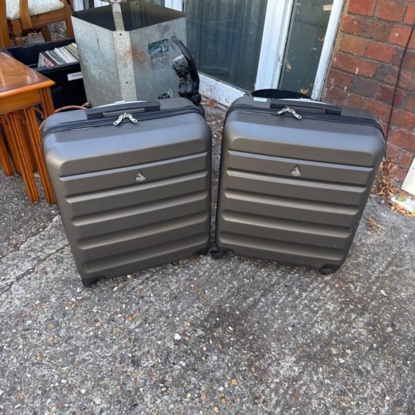Two large Aerolite cabin luggage bags, ideal for cabin travel.