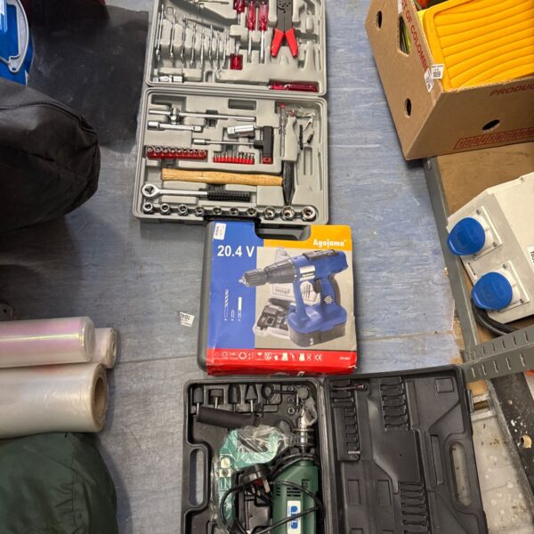 Cordless drill set including Agojama, TCL and multi-tool.