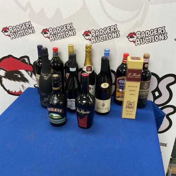 Mixed lot of alcohol including Baileys and Tia Maria bottles.