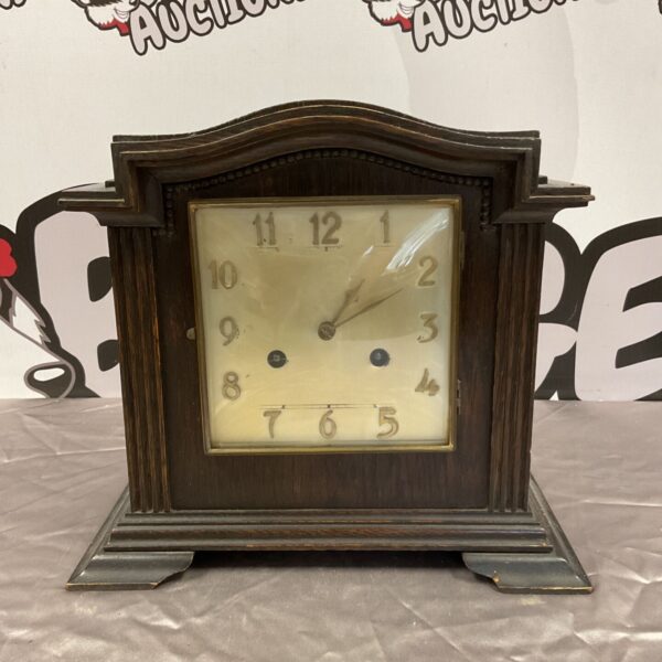 Vintage art deco mantle clock with a cream dial.