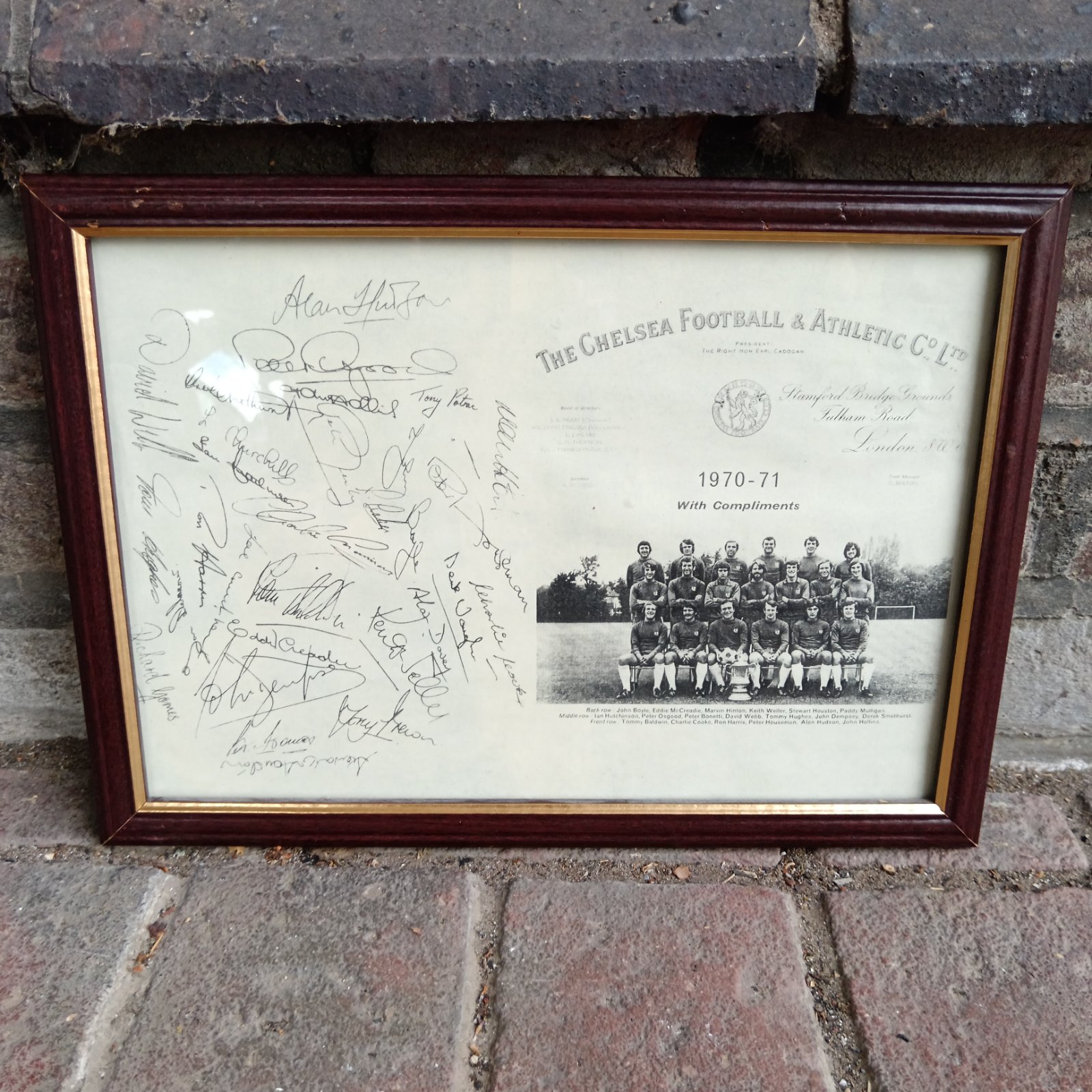 Framed 1970-71 Chelsea Football Club team print for collectors.