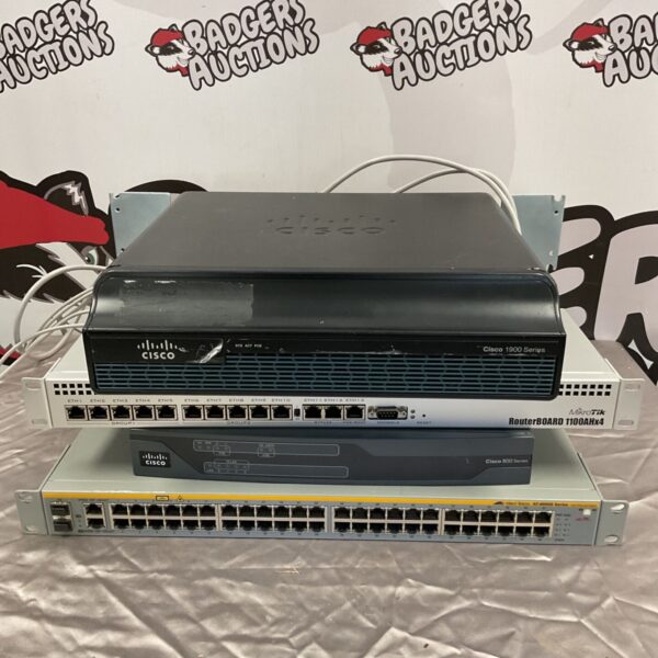 Cisco 1900 Series router board with multiple ports for networking.