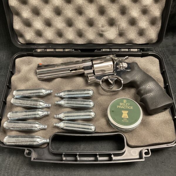 CO2 pistol set with carry case, gas cylinders, and pellets.