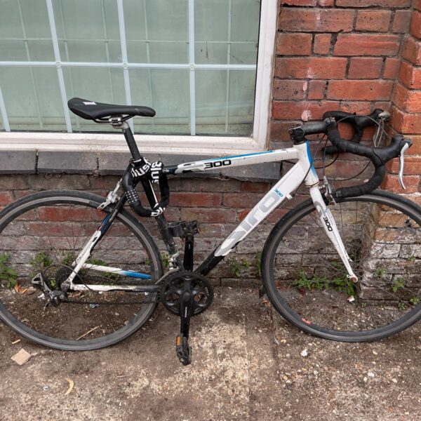 Dawes Giro 300 road bike in used condition, ideal for restoration.