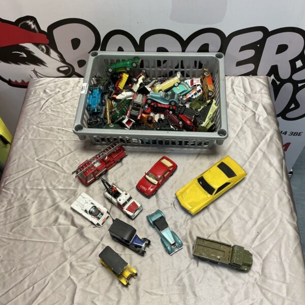 Tray of assorted vintage diecast cars including Corgi and Matchbox.