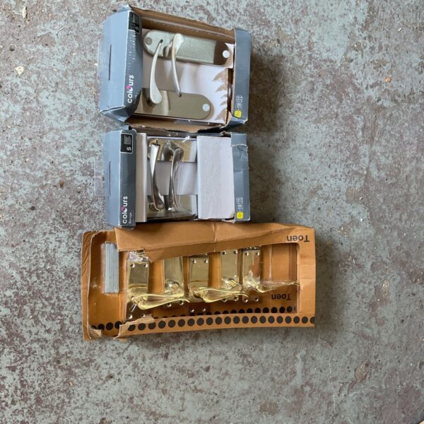 Three packs of B&Q door handles for interior doors.