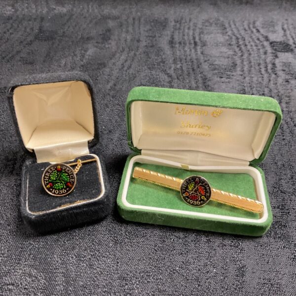 Vintage 1936 enamelled tie stud and clip set, Art Deco style.