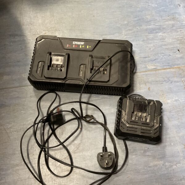 Erbauer EXT 18V Li-ion fast battery charger with UK plug.