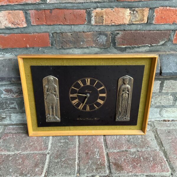 Vintage Fairway Earl & Countess of Warwick quartz wall clock.