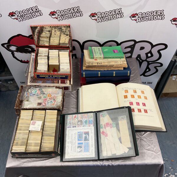Large collection of French stamps in albums and loose.