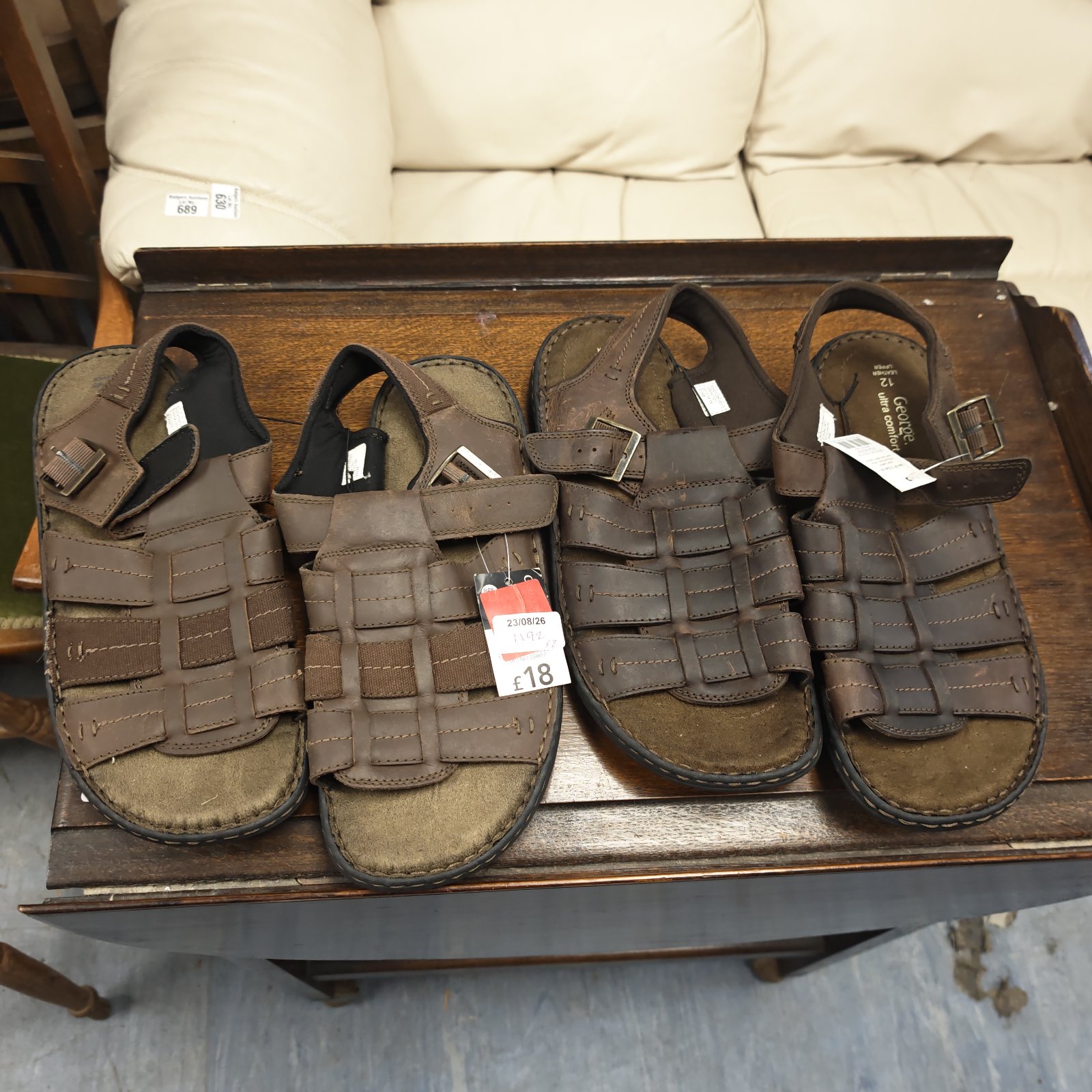 Unused George size 12 sandals, a pair of men's summer footwear.