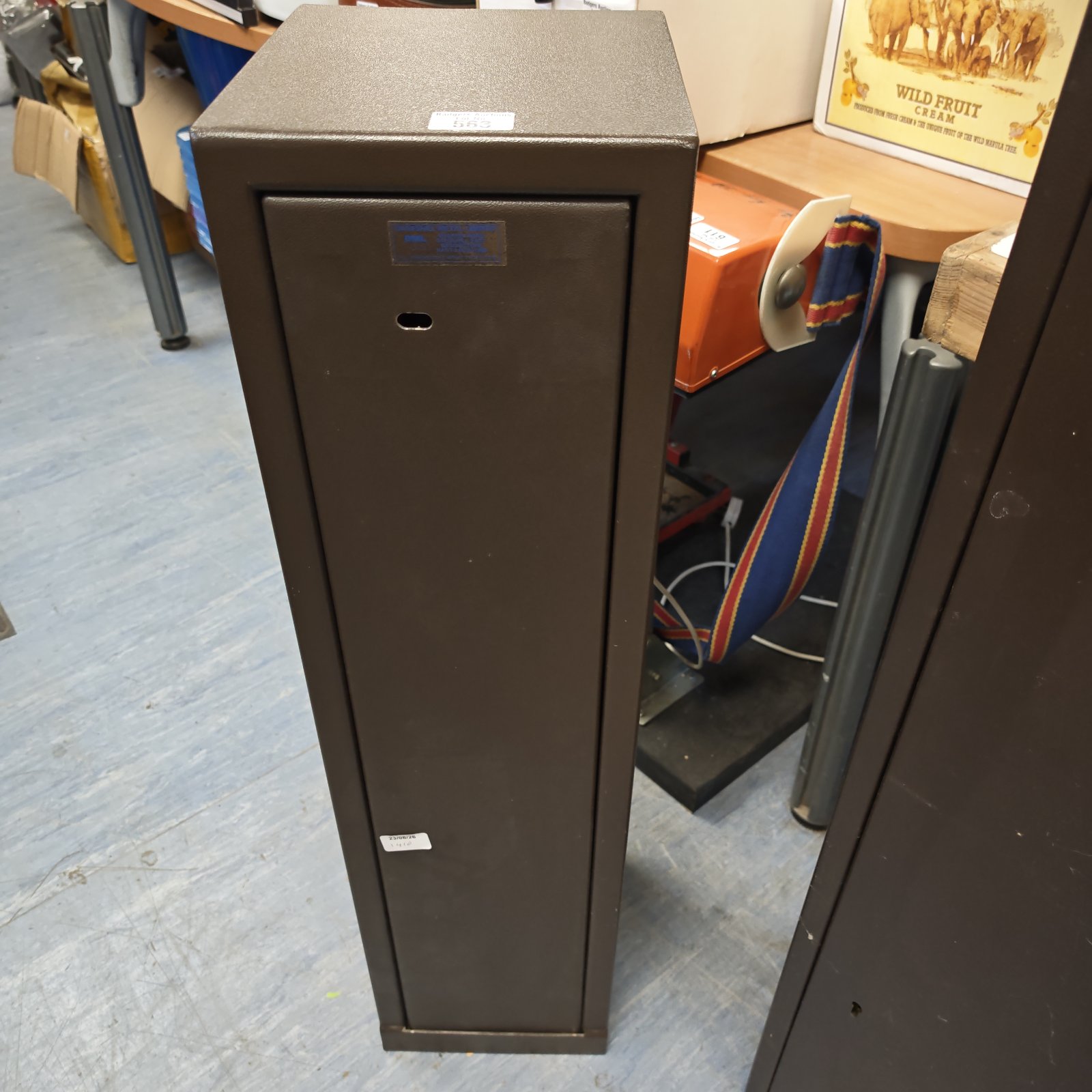 Metal gun safe D10 for secure home storage.