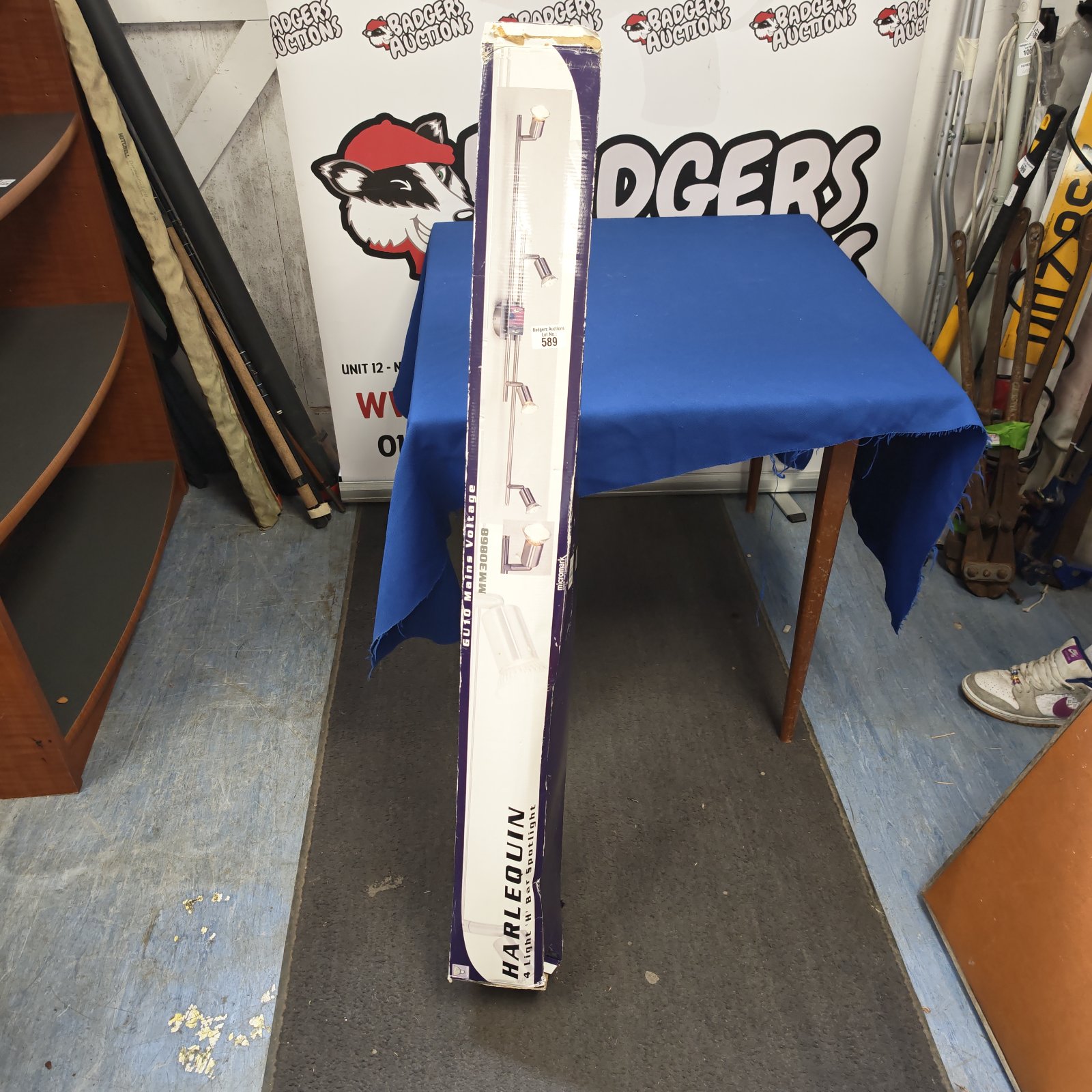 Harlequin spotlight bar model MN3066 in used condition.