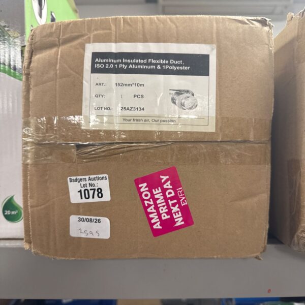 Sealed box of 10m insulated flexible ducting for HVAC systems.