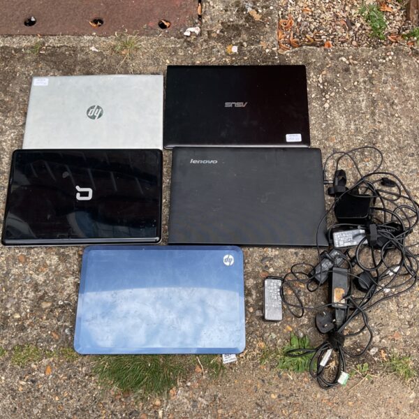 Job lot of HP, Lenovo, and Acer laptops for repair or parts.