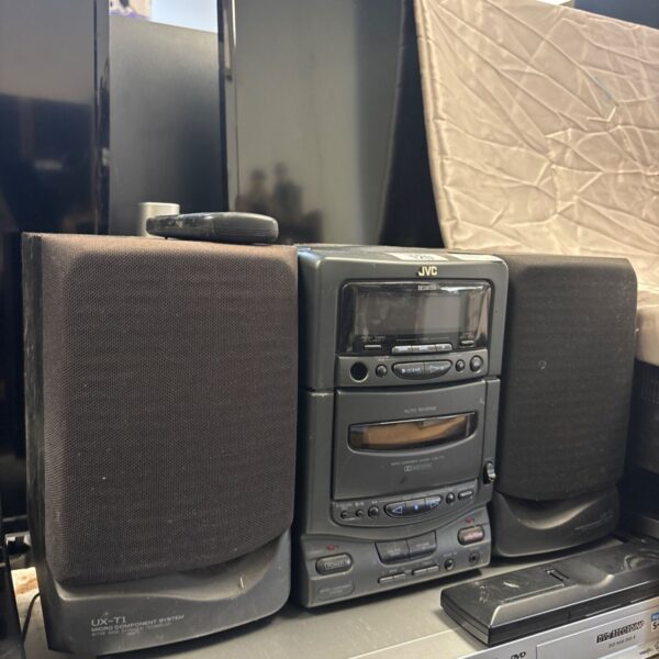 JVC UX-T1 micro hi-fi system front view, vintage stereo.
