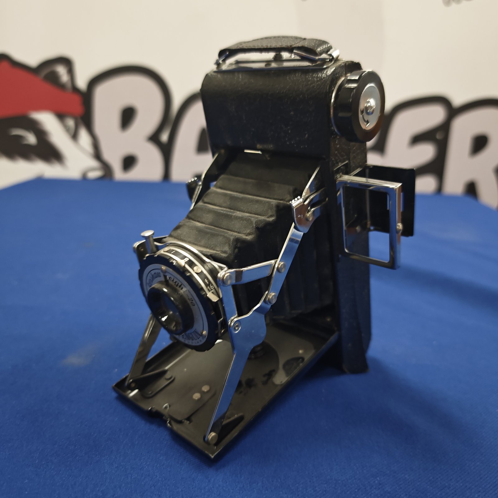 Vintage Kershaw Eight-20 King Penguin camera, a classic film camera.